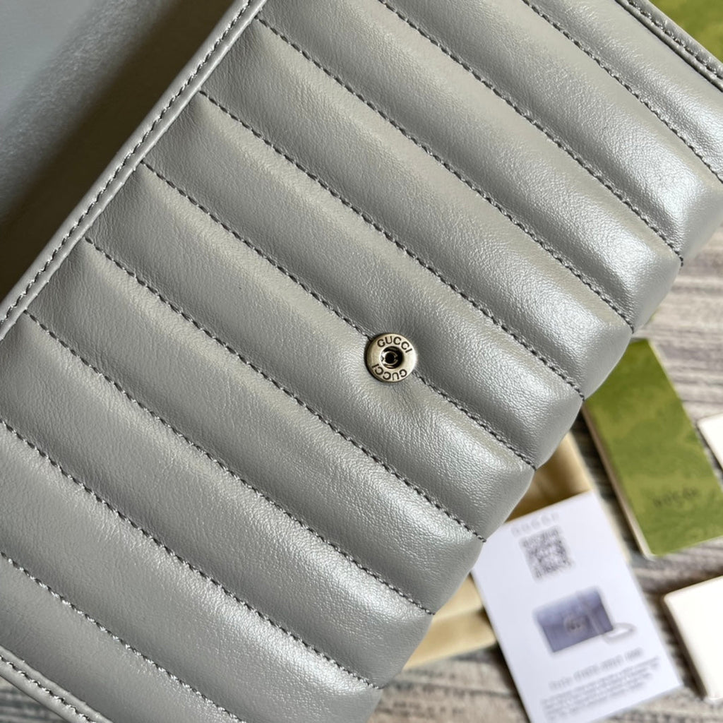 GUCCI MARMONT MINI 20 SHOULDER BAG IN GREY CALFSKIN