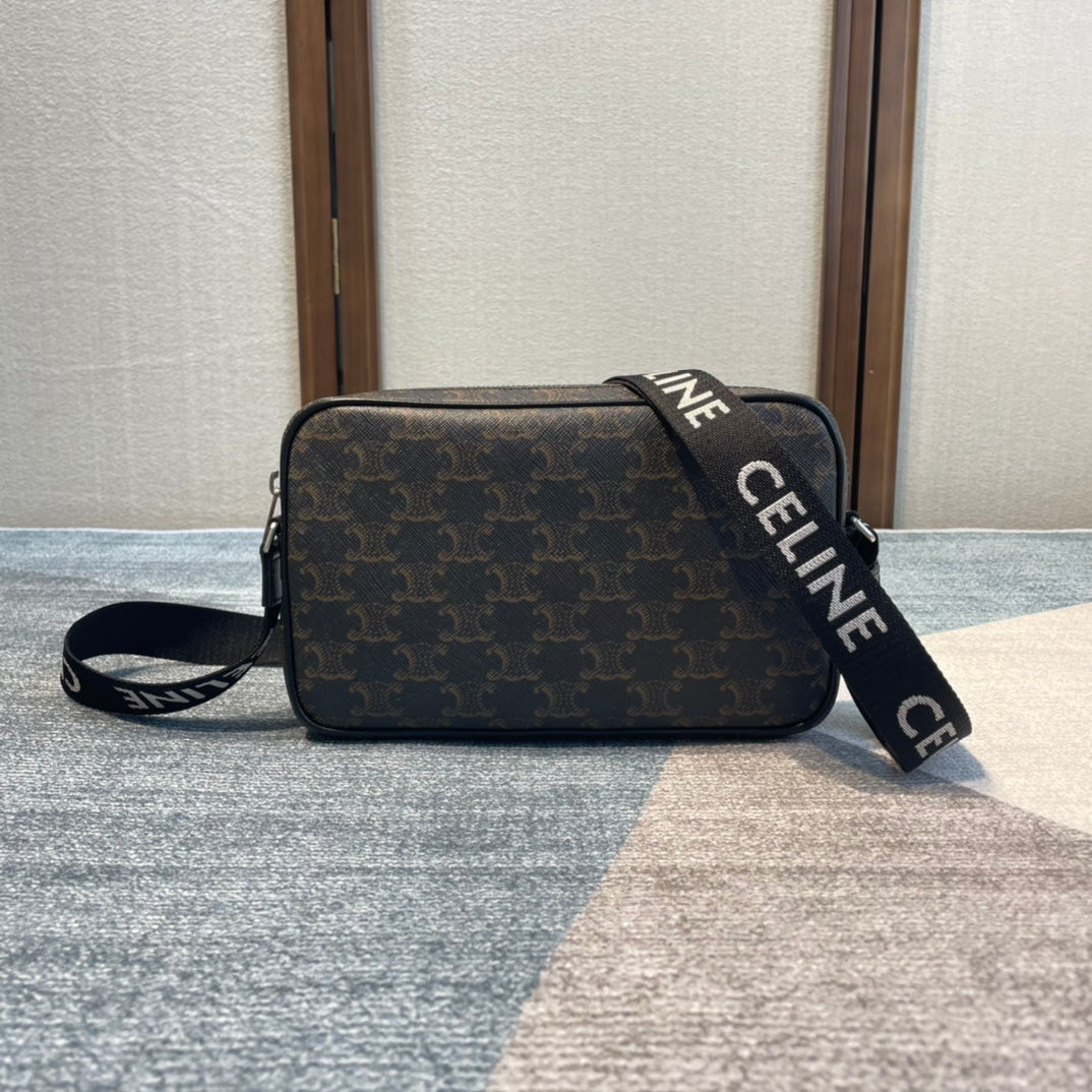 CELINE MEDIUM MESSENGER BAG 23 IN BLACK TRIOMPHE CANVAS