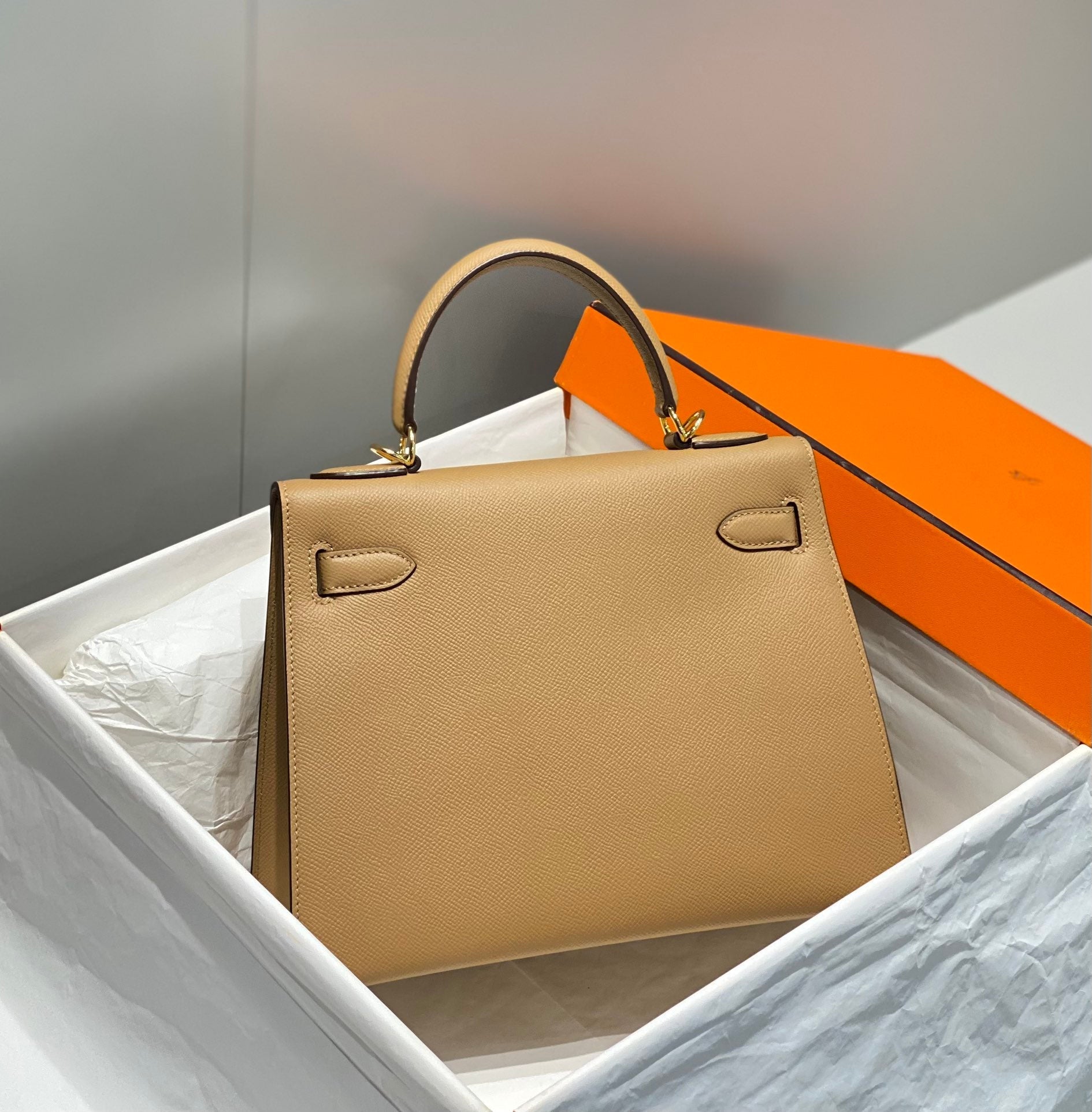 HERMES KELLY 28CM IN CHAI EPSOM CALFSKIN GOLD HARDWARE