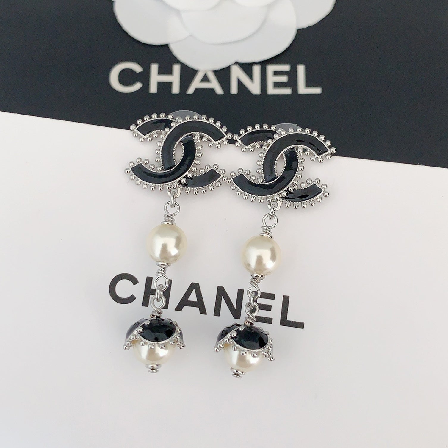 18K  Chanel Pearl Crystals Earrings