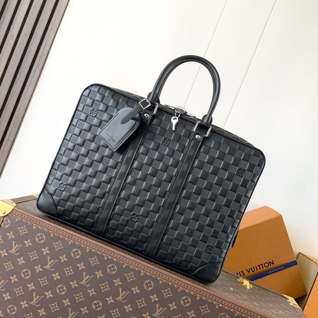 LOUIS VUITTON LV 25S PORTE- DOCUMENTS VOYAGE 41 IN BLACK EMBOSSED DAMIER INFINI CALFSKIN